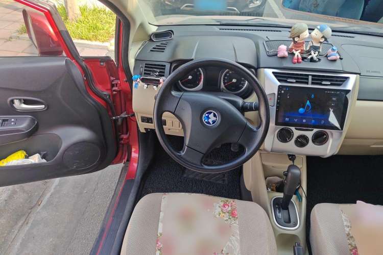 Used Venucia R50 2013 1.6L Automatic Fashion Edition Steering Wheel