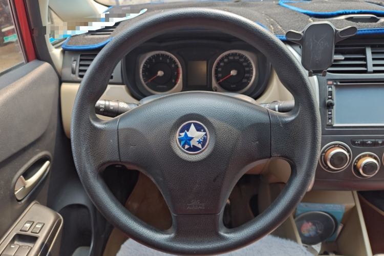 Used Venucia R50 2013 1.6L Manual Fashion Edition Steering Wheel