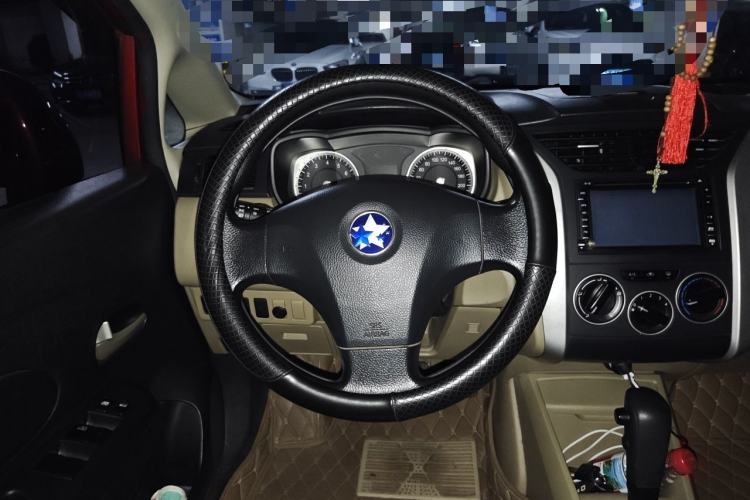 Used Venucia R50 2013 1.6L Automatic Fashion Edition Steering Wheel