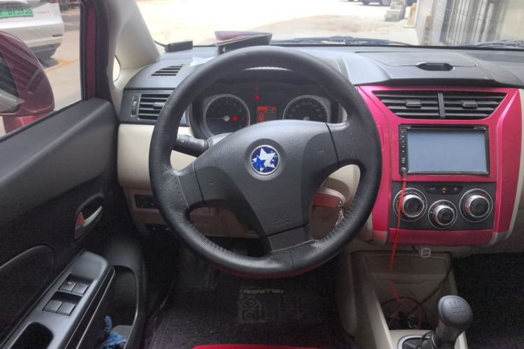 Used Venucia R50 2013 1.6L Manual Fashion Edition Steering Wheel
