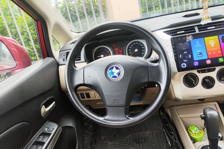 Used Venucia R50 2013 1.6L Automatic Luxury Edition Steering Wheel