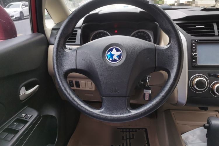 Used Venucia R50 2013 1.6L Automatic Fashion Edition Steering Wheel
