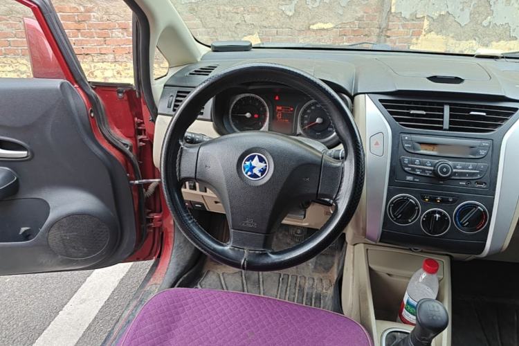 Used Venucia R50 2013 1.6L Manual Fashion Edition Steering Wheel