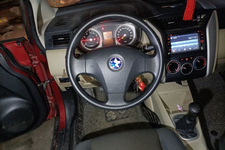 Used Venucia R50 2013 1.6L Manual Fashion Edition Steering Wheel