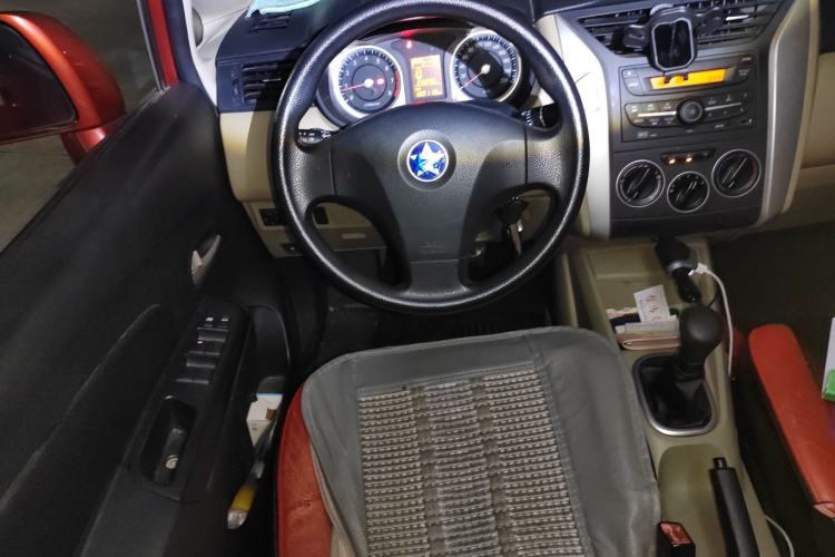 Used Venucia R50 2013 1.6L Manual Fashion Edition Steering Wheel