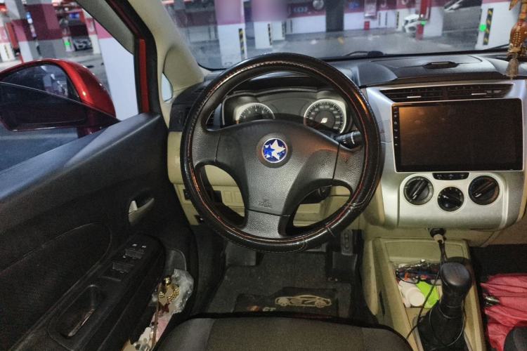 Used Venucia R50 2013 1.6L Manual Fashion Edition Steering Wheel