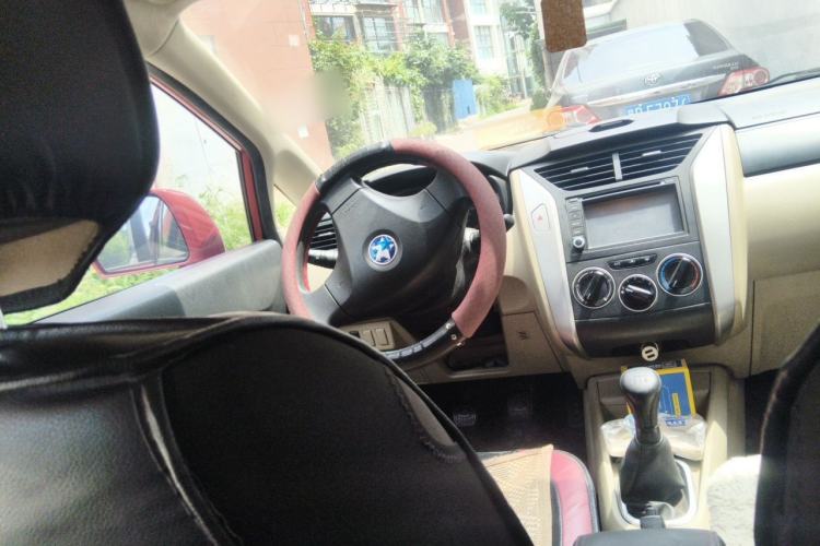 Used Venucia R50 2013 1.6L Manual Fashion Edition Steering Wheel