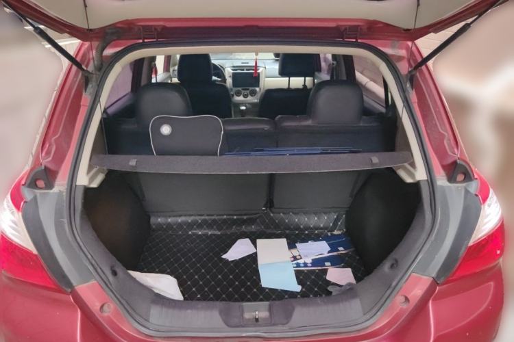 Used Venucia R50 2013 1.6L Manual Fashion Edition Trunk