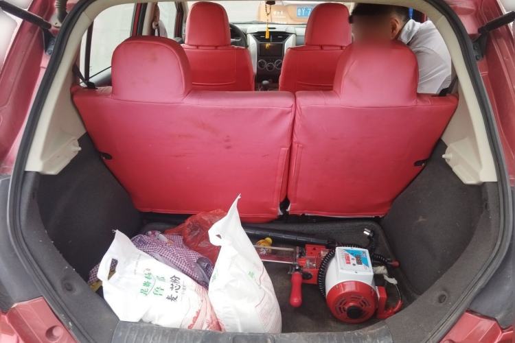 Used Venucia R50 2013 1.6L Manual Fashion Edition Trunk