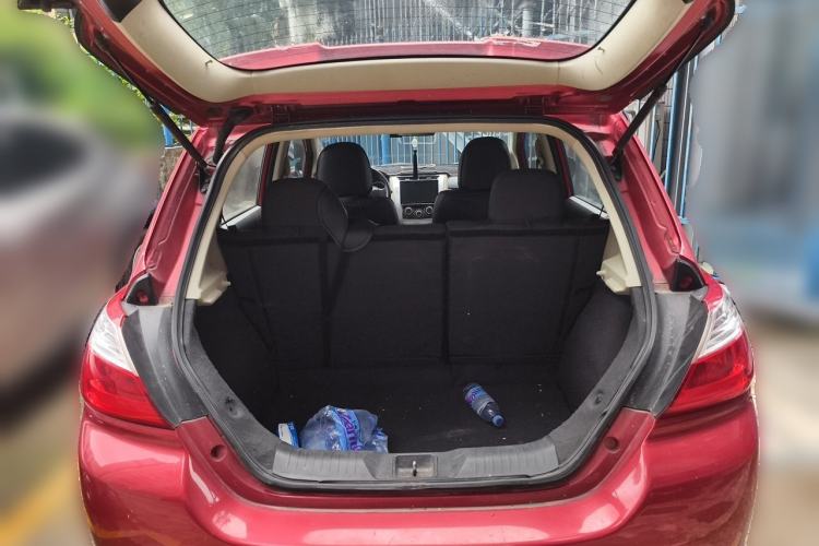 Used Venucia R50 2013 1.6L Automatic Fashion Edition Trunk