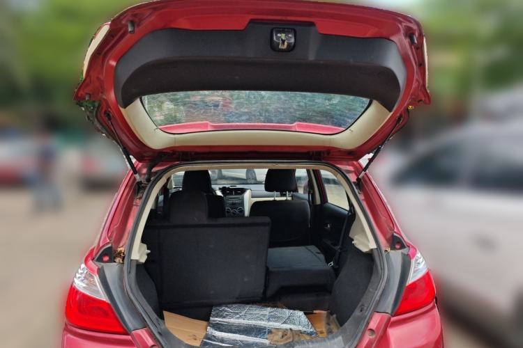 Used Venucia R50 2013 1.6L Manual Fashion Edition Trunk