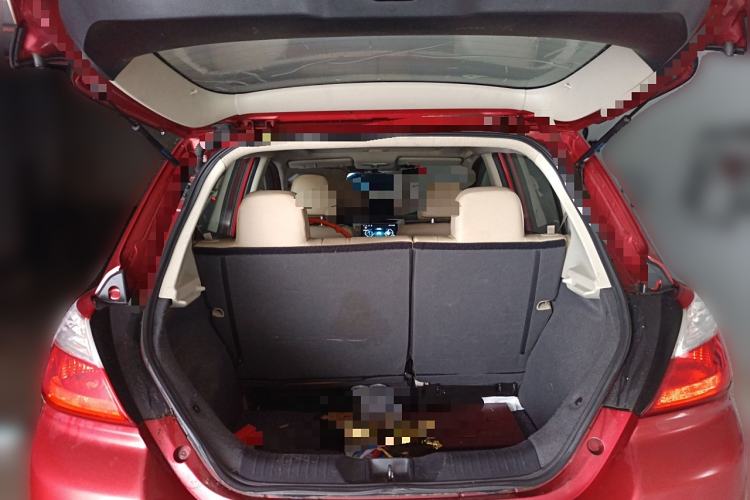 Used Venucia R50 2013 1.6L Automatic Luxury Edition Trunk