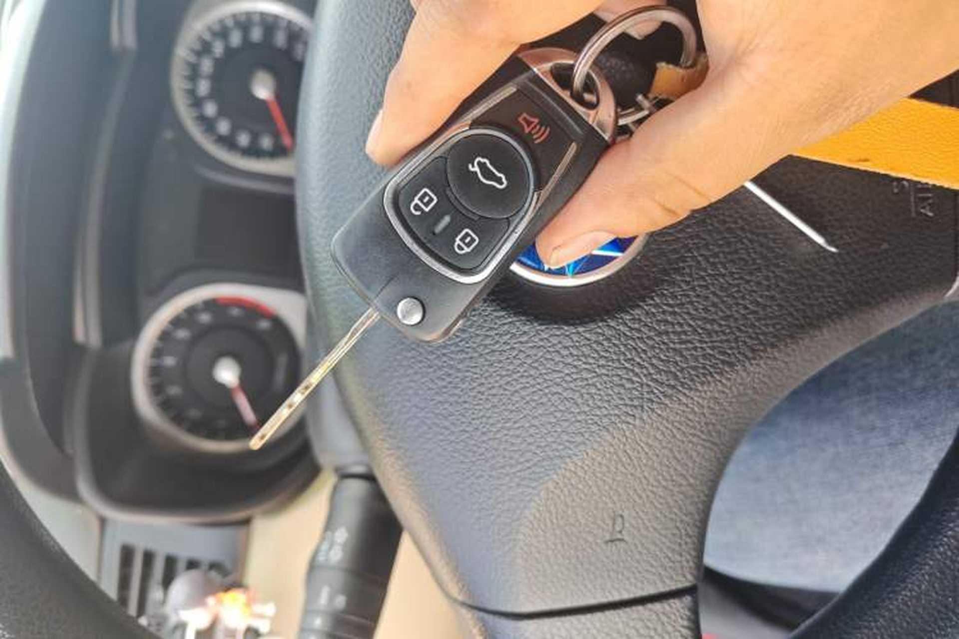Used Venucia R50 2013 1.6L Automatic Fashion Edition Vehicle Key