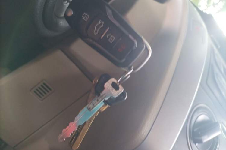 Used Venucia R50 2013 1.6L Automatic Fashion Edition Vehicle Key
