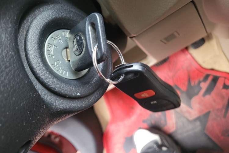 Used Venucia R50 2013 1.6L Manual Version with Beidou Navigation Vehicle Key