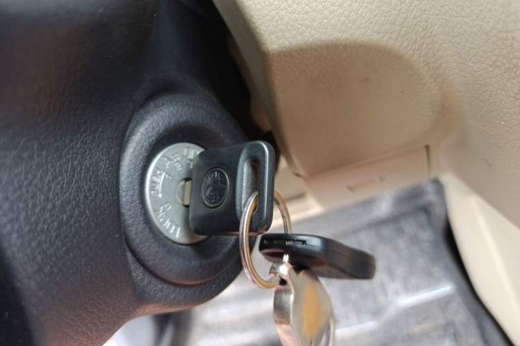 Used Venucia R50 2013 1.6L Manual Fashion Edition Vehicle Key