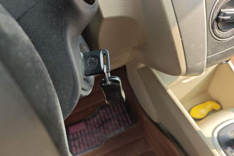 Used Venucia R50 2013 1.6L Automatic Fashion Edition Vehicle Key