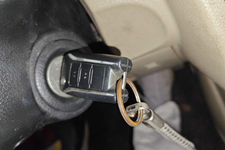 Used Venucia R50 2013 1.6L Automatic Luxury Edition Vehicle Key