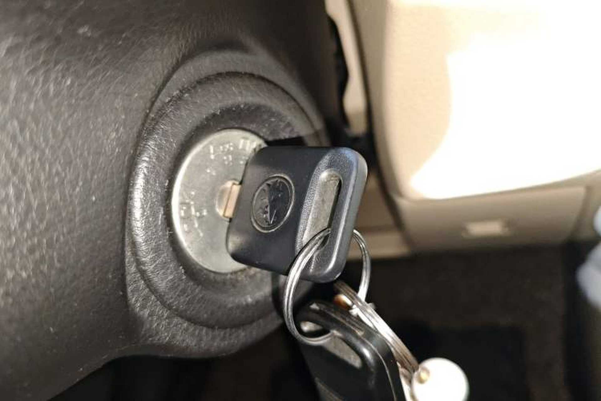 Used Venucia R50 2013 1.6L Automatic Fashion Edition Vehicle Key