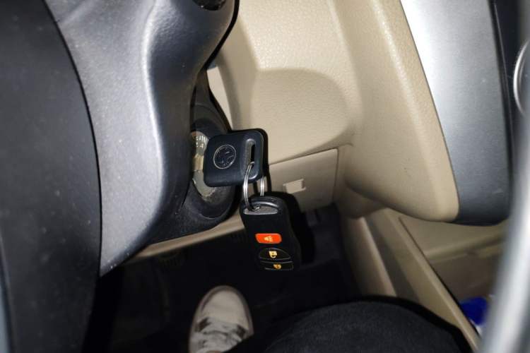 Used Venucia R50 2013 1.6L Manual Fashion Edition Vehicle Key
