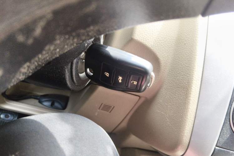 Used Venucia R50 2013 1.6L Manual Fashion Edition Vehicle Key