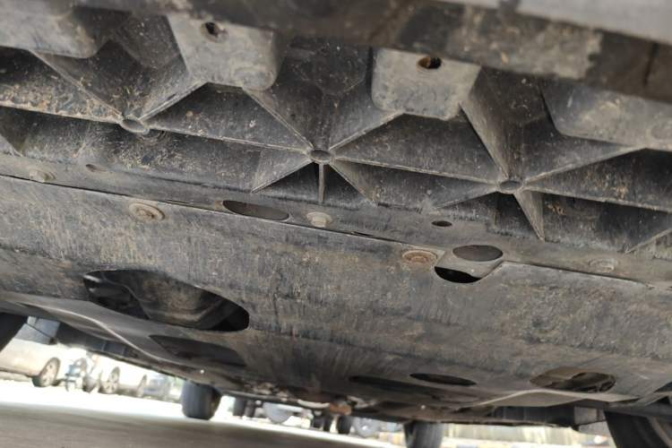 Used Venucia R50 2013 1.6L Automatic Fashion Edition Chassis Front
