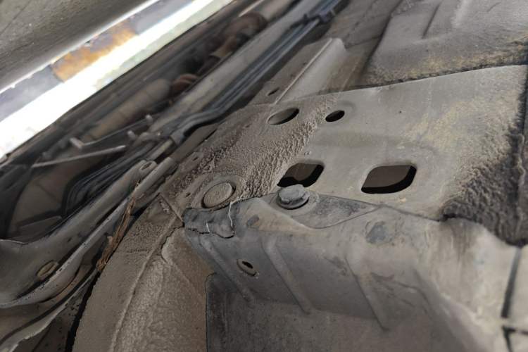 Used Venucia R50 2013 1.6L Automatic Fashion Edition Chassis Front Right