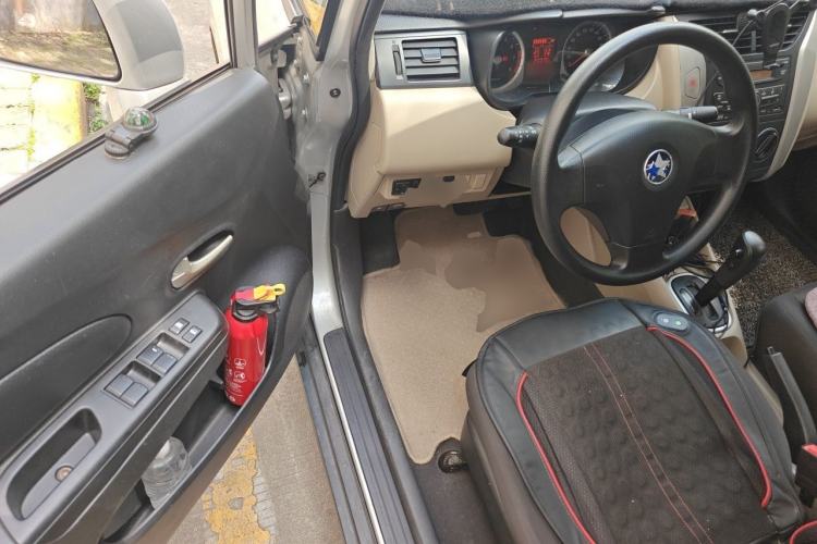 Used Venucia R50 2013 1.6L Automatic Fashion Edition Driver Seat