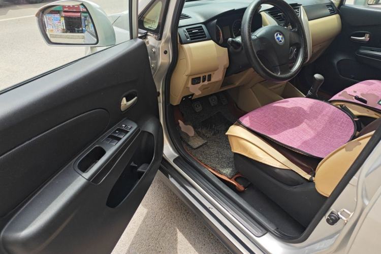 Used Venucia R50 2013 1.6L Manual Fashion Edition Driver Seat