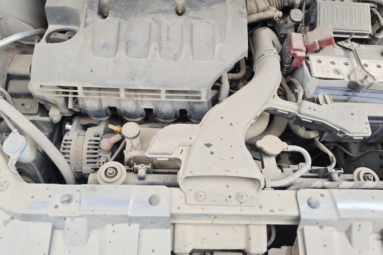 Used Venucia R50 2013 1.6L Manual Fashion Edition Engine Bay