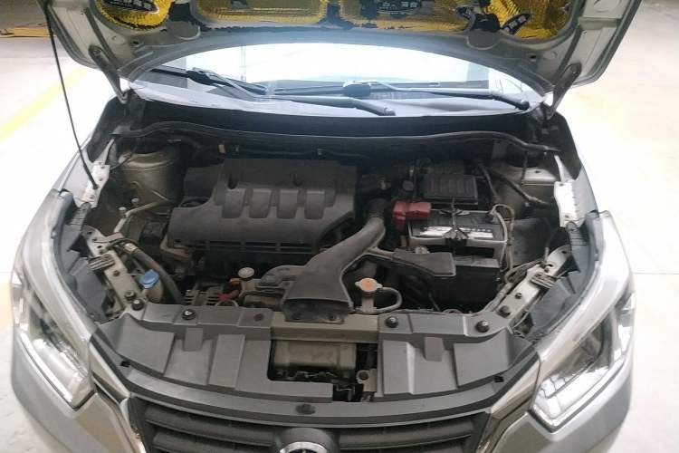 Used Venucia R50 2013 1.6L Automatic Fashion Edition Engine Bay