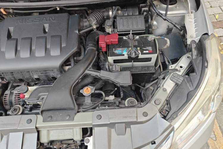 Used Venucia R50 2013 1.6L Automatic Fashion Edition Engine Bay Left