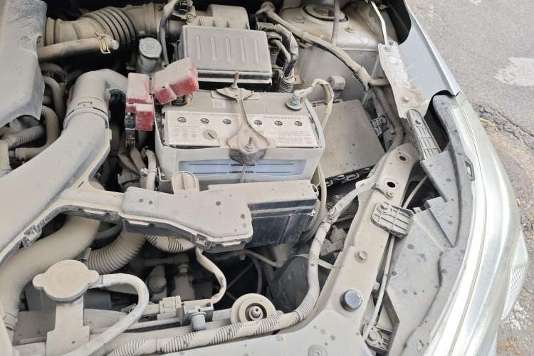 Used Venucia R50 2013 1.6L Manual Fashion Edition Engine Bay Left