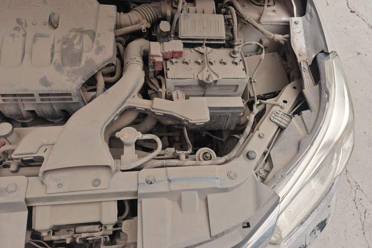 Used Venucia R50 2013 1.6L Manual Luxury Edition Engine Bay Left