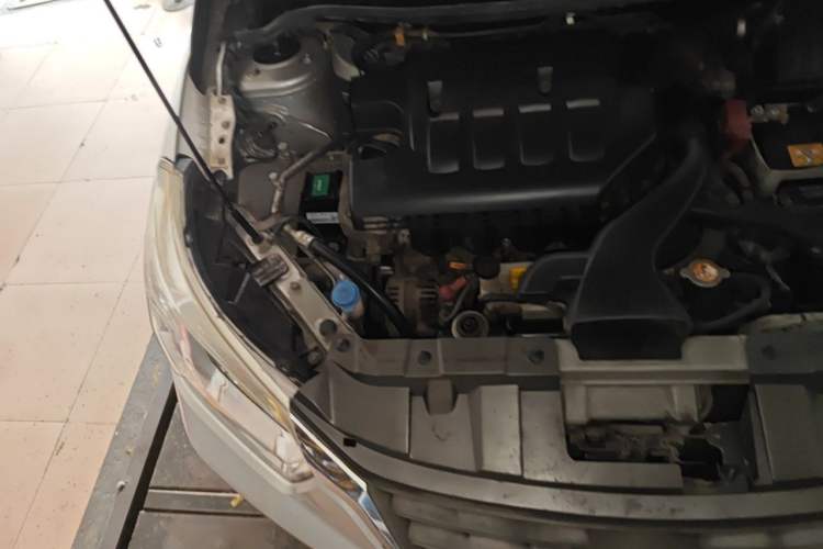 Used Venucia R50 2013 1.6L Automatic Fashion Edition Engine Bay Right
