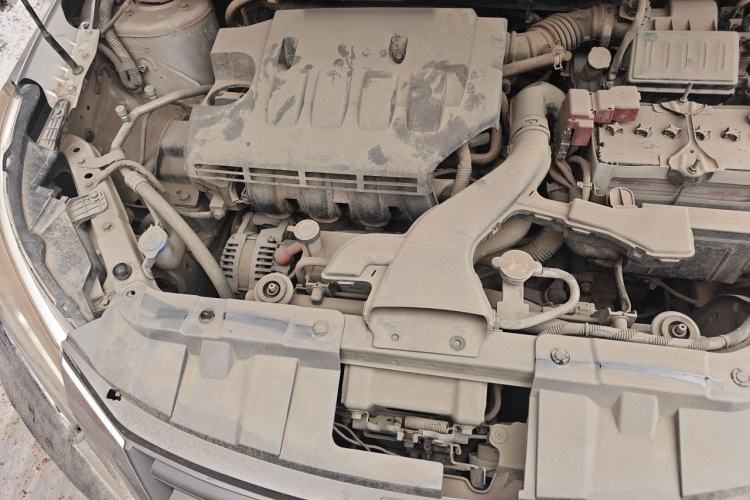Used Venucia R50 2013 1.6L Manual Luxury Edition Engine Bay Right