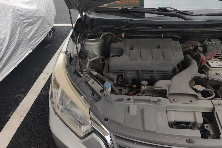 Used Venucia R50 2013 1.6L Automatic Luxury Edition Engine Bay Right