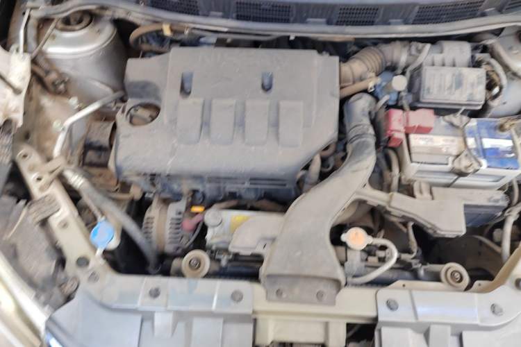 Used Venucia R50 2013 1.6L Automatic Luxury Edition Engine Bay