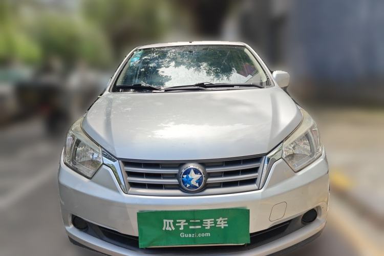 Used Venucia R50 2013 1.6L Automatic Fashion Edition Front