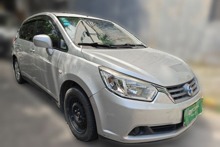 Used Venucia R50 2013 1.6L Automatic Fashion Edition Front Right 45 Deg