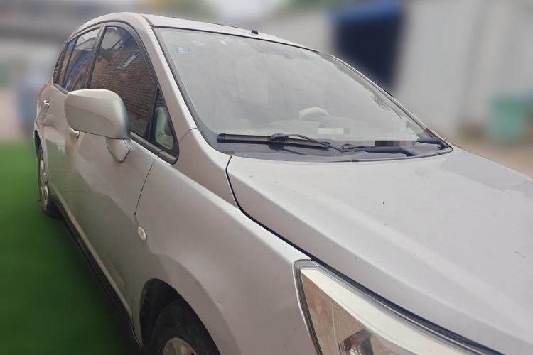 Used Venucia R50 2013 1.6L Manual Luxury Edition Front Right 45 Deg