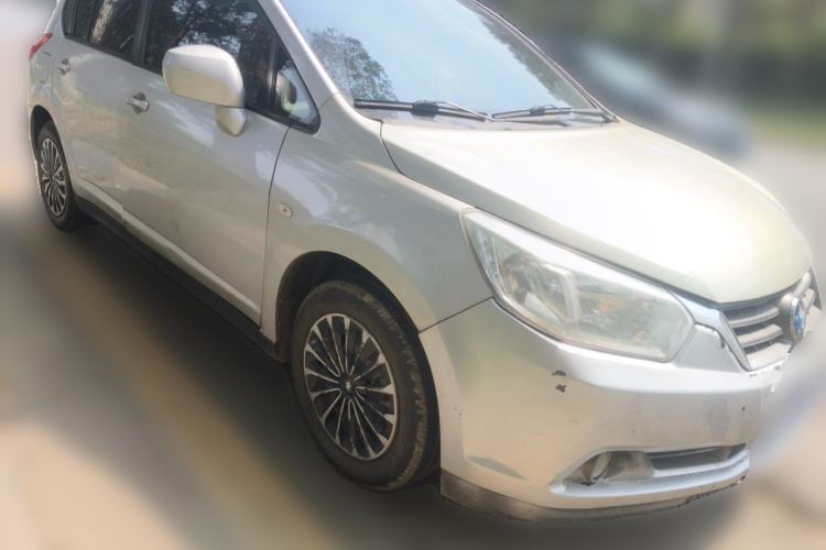Used Venucia R50 2013 1.6L Automatic Fashion Edition Front Right 45 Deg