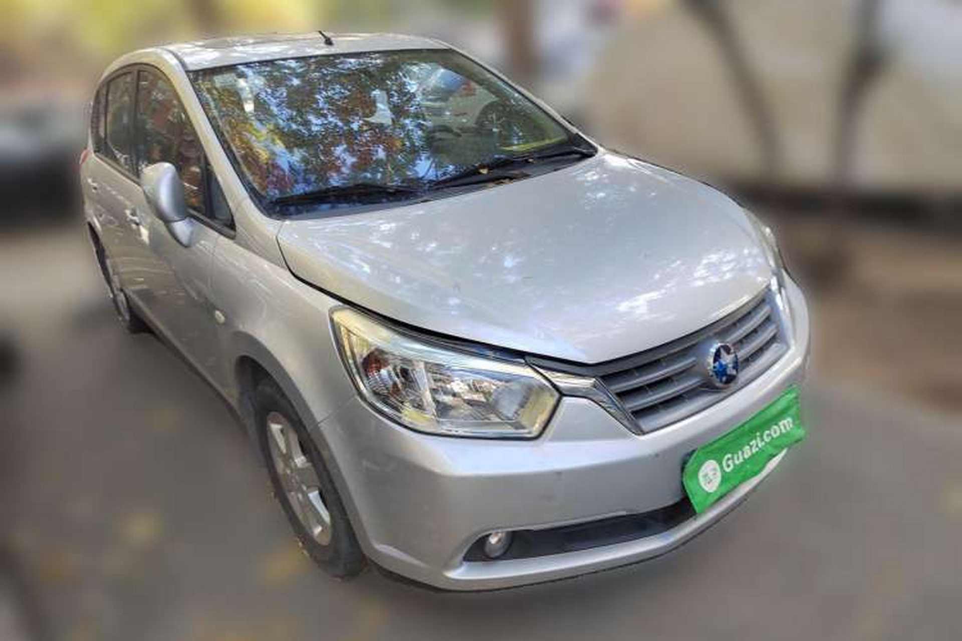 Used Venucia R50 2013 1.6L Automatic Luxury Edition Front Right 45 Deg