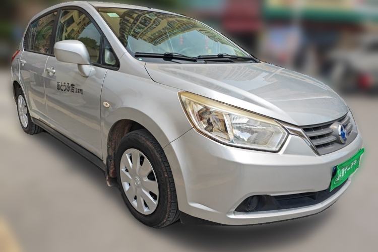 Used Venucia R50 2013 1.6L Manual Fashion Edition Front Right 45 Deg