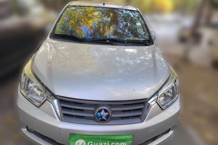 Used Venucia R50 2013 1.6L Automatic Luxury Edition Front
