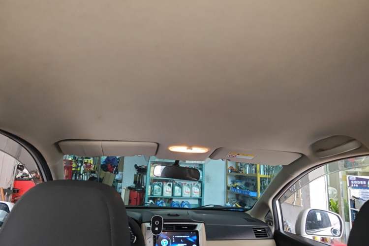 Used Venucia R50 2013 1.6L Automatic Fashion Edition Headliner