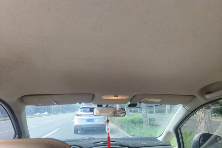 Used Venucia R50 2013 1.6L Automatic Fashion Edition Headliner