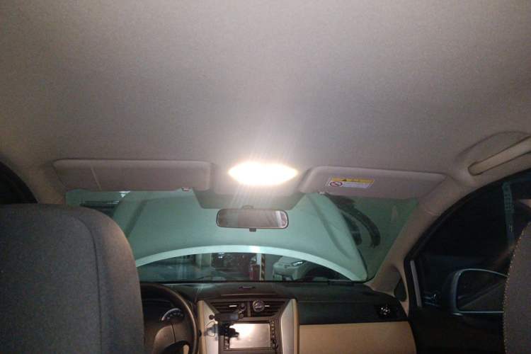 Used Venucia R50 2013 1.6L Manual Fashion Edition Headliner