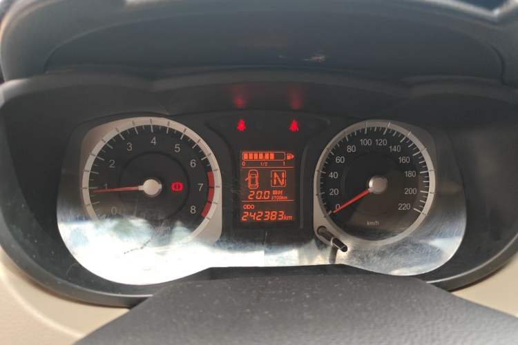 Used Venucia R50 2013 1.6L Automatic Fashion Edition Instrument Cluster