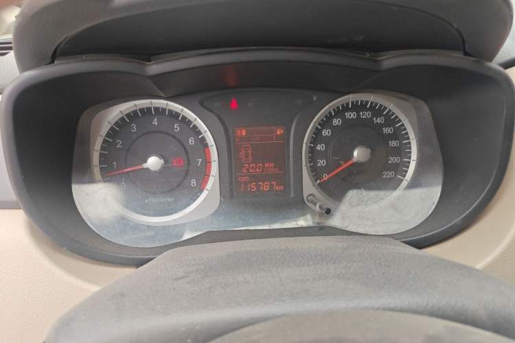 Used Venucia R50 2013 1.6L Manual Luxury Edition Instrument Cluster